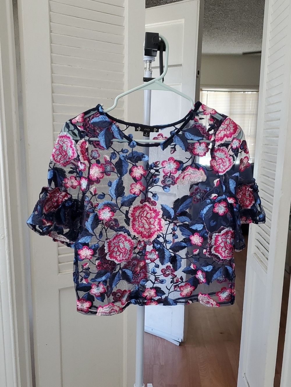 Iris Blue Pink Floral Sheer Embroidered Cropped Blouse Size S